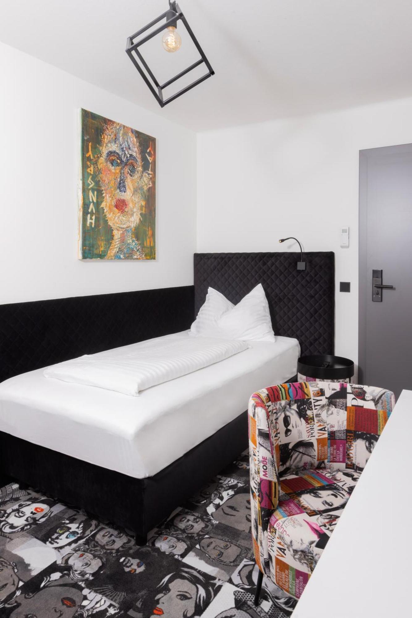 Single Room,1554285229:JPEG