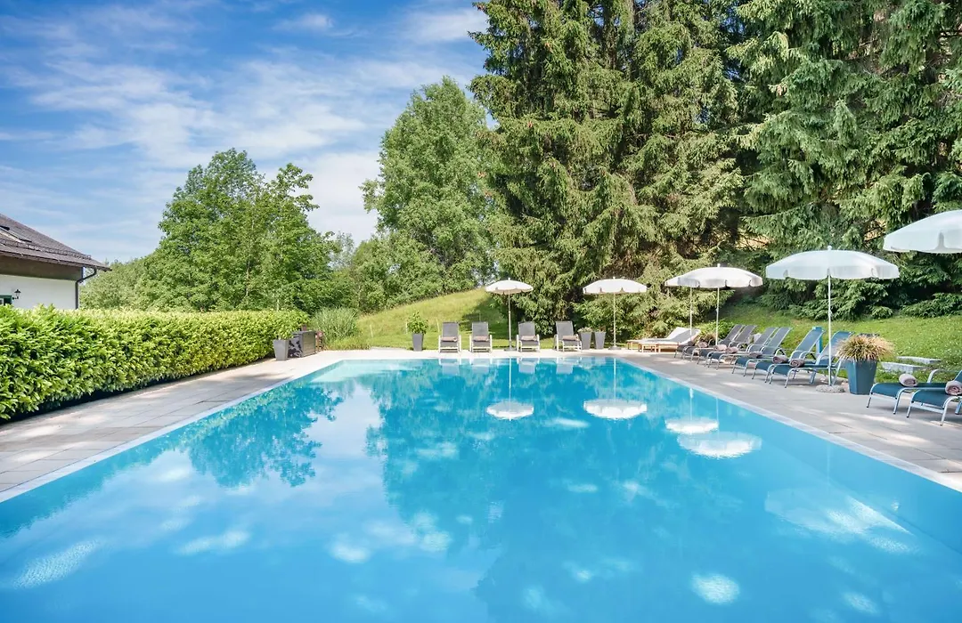 Romantik Hotel Die Gersberg Alm über Salzburg mit Outdoorpool-1